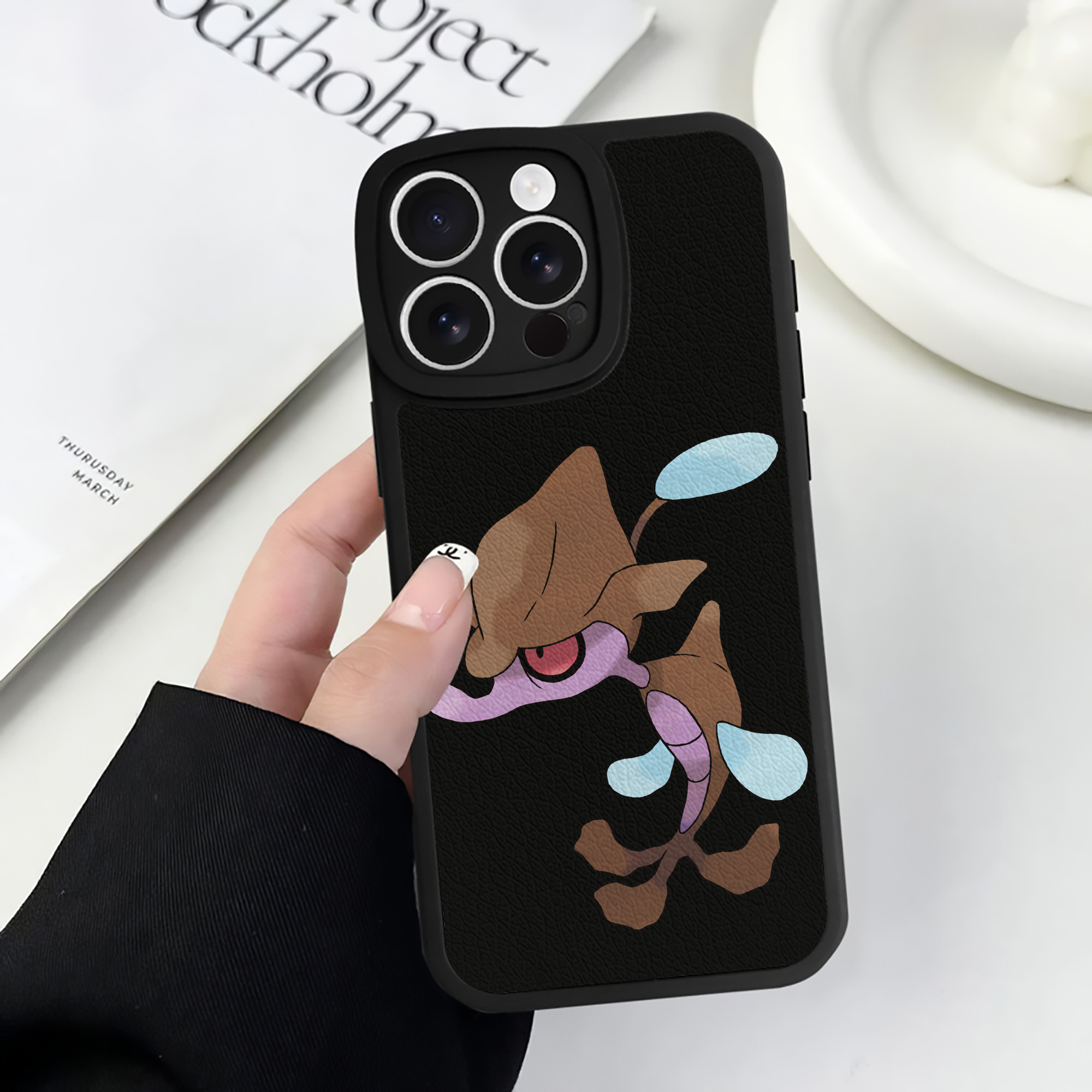 （画像用） ポケットモンスター Pokémon 【iPhone 16シリーズ対応】シリコンスマホケース（レザー調） 材質：シリコン